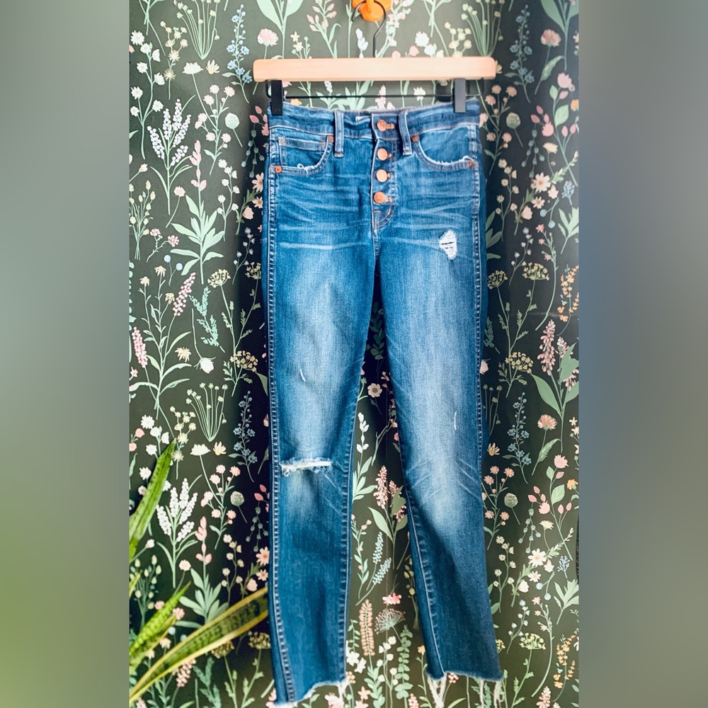 Madewell 10 Inch High-Rise Skinny Jeans in Hanna Wash